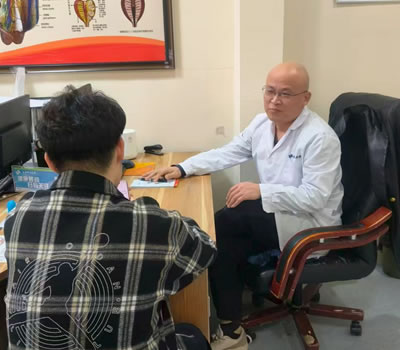 信阳市|男科医师高朋磊：守护男性健康，专业男科诊疗
