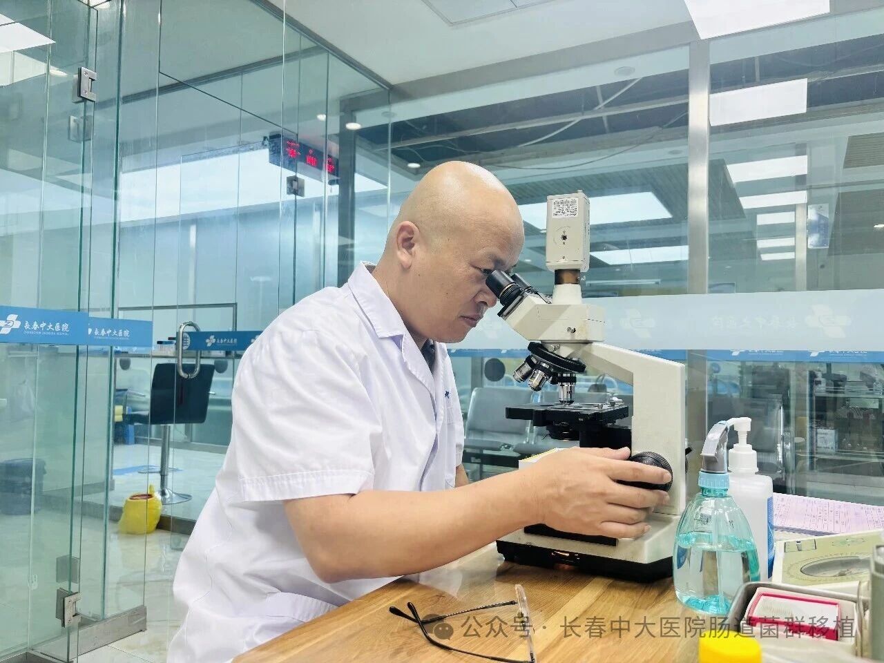 信阳市|高朋磊医师：左手男科临床，右手肠道菌群移植深入研究
